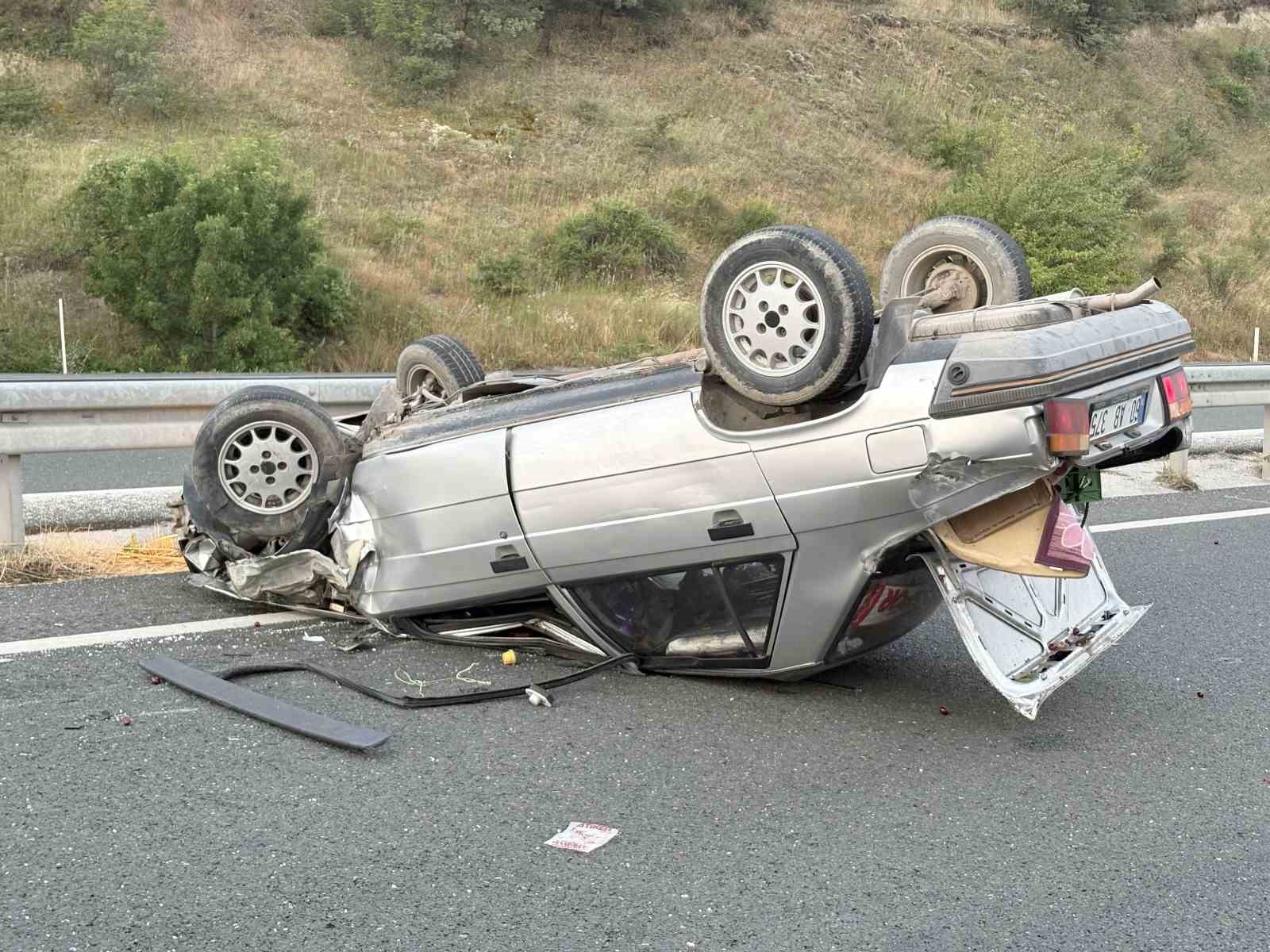 D100’de 3 araçlı trafik kazası: 1 ağır yaralı