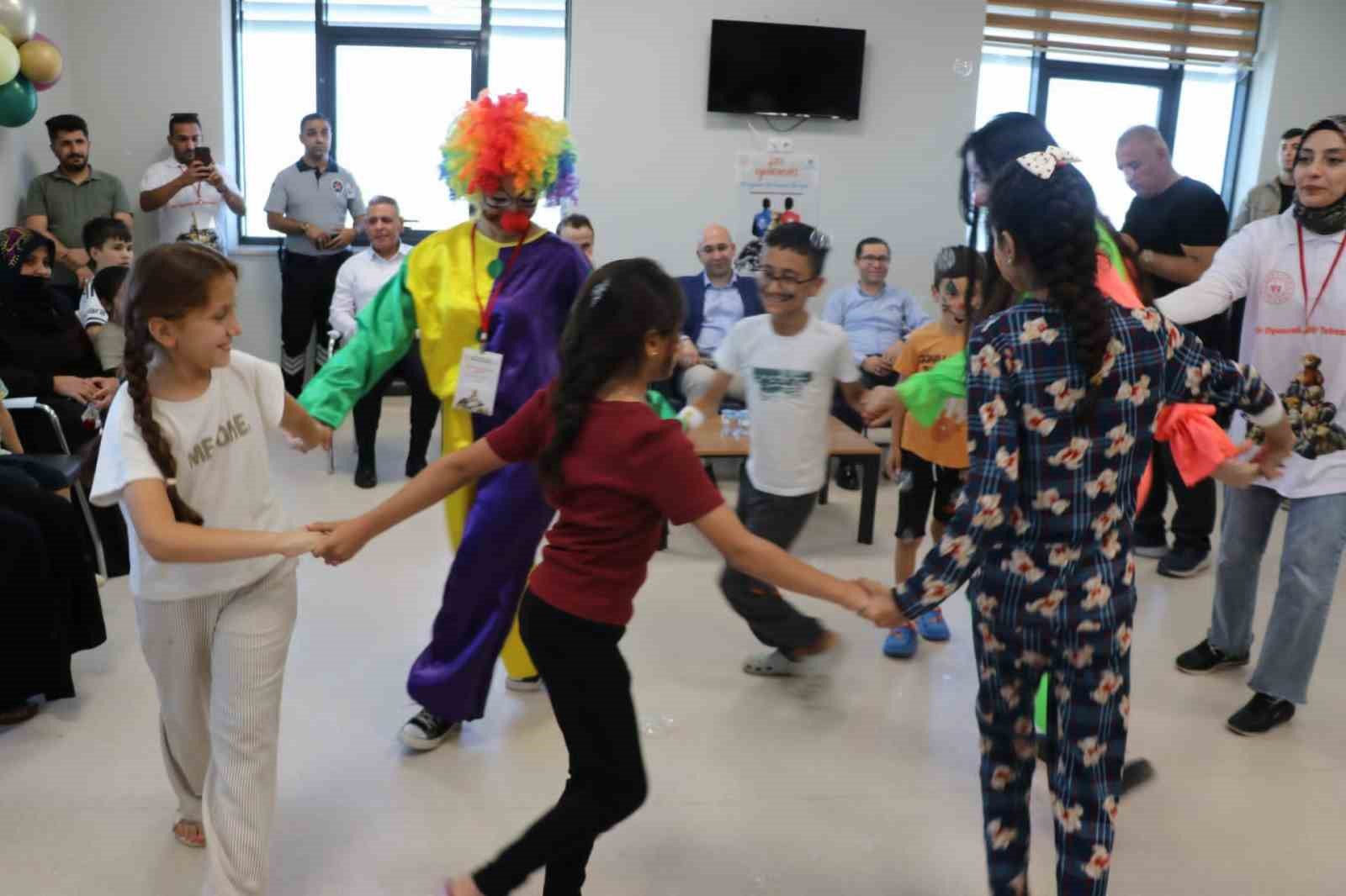 Ceylanpınar’da bir oyuncak, bir şifa projesiyle çocukların yüzü güldü