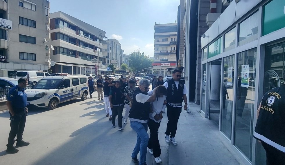 Kuşadası’ndaki cinayetin şüphelileri adliyeye sevk edildi