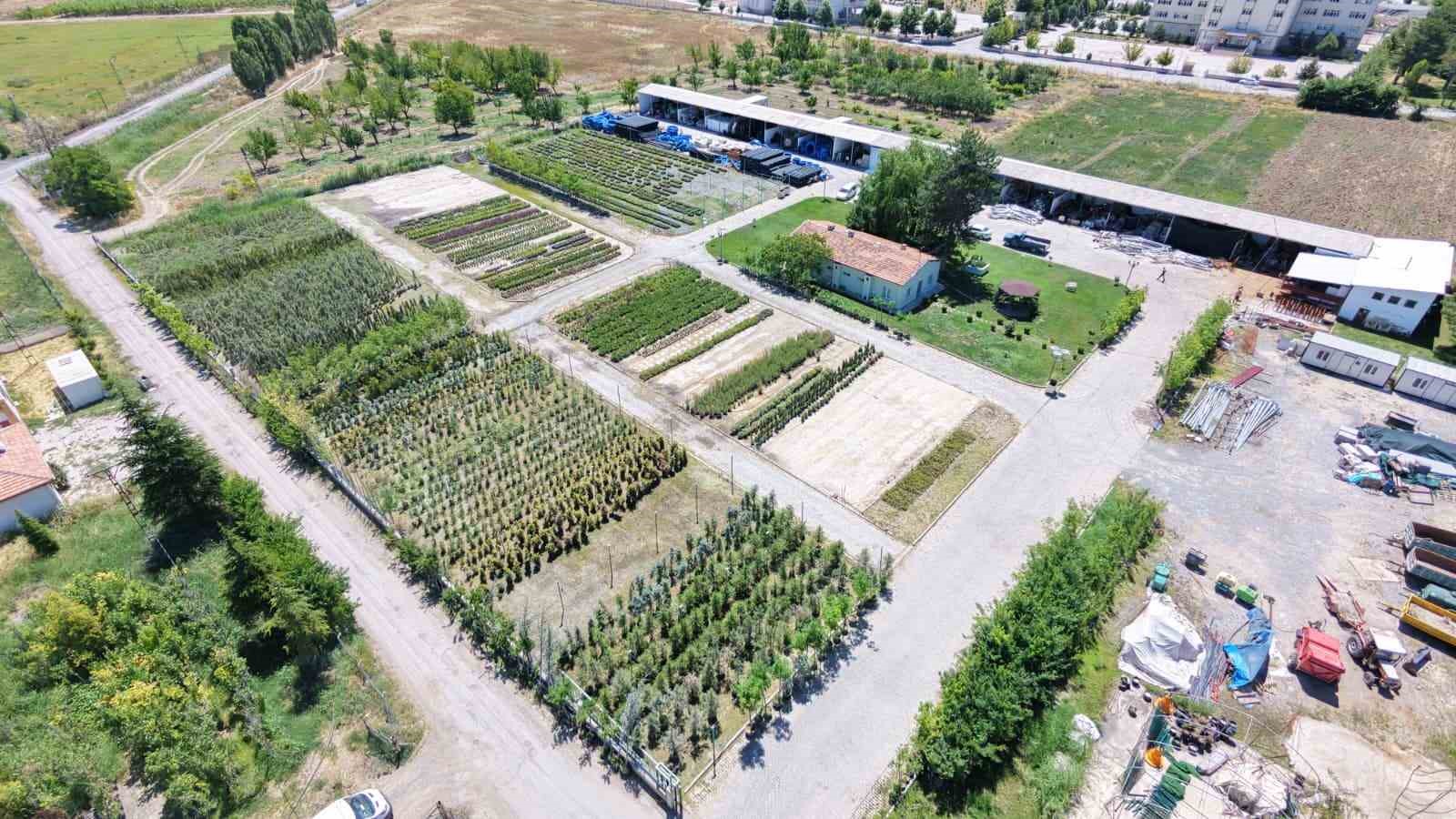 Battalgazi Belediyesi parklarda kendi üretimini kullanıyor