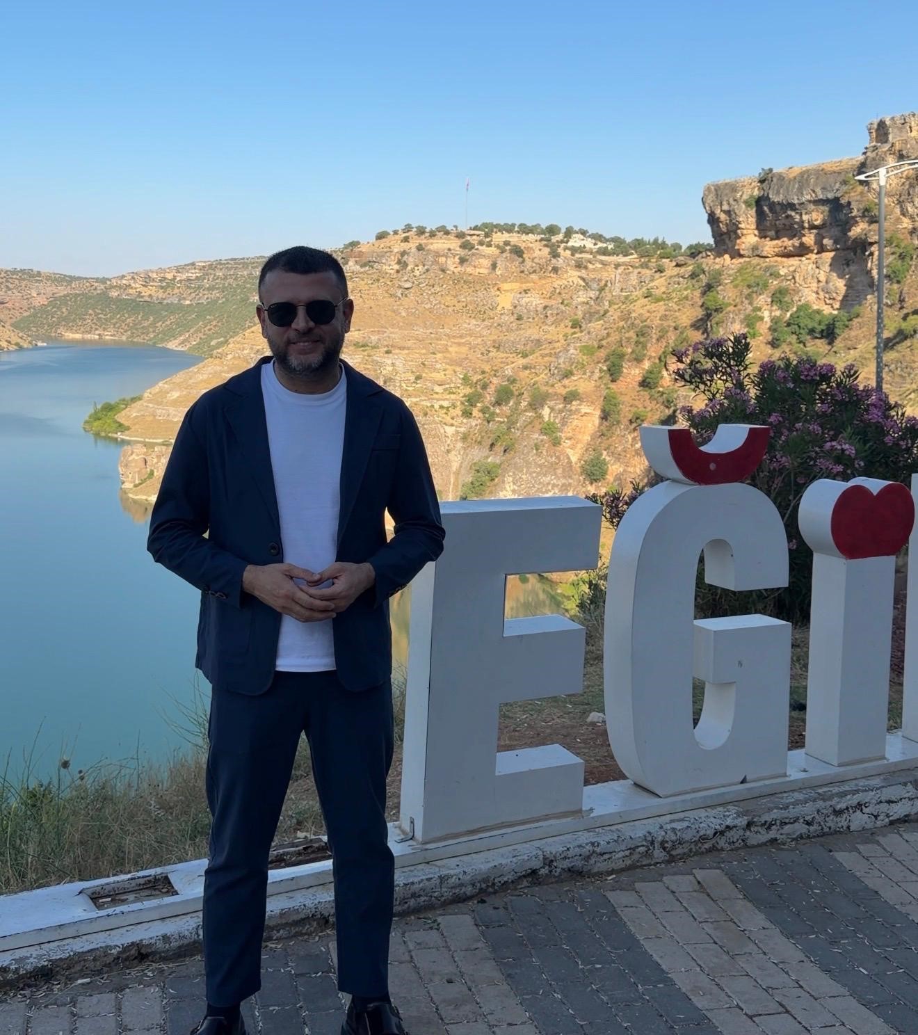 Eğil Belediyesinden gençlere doğa kampı