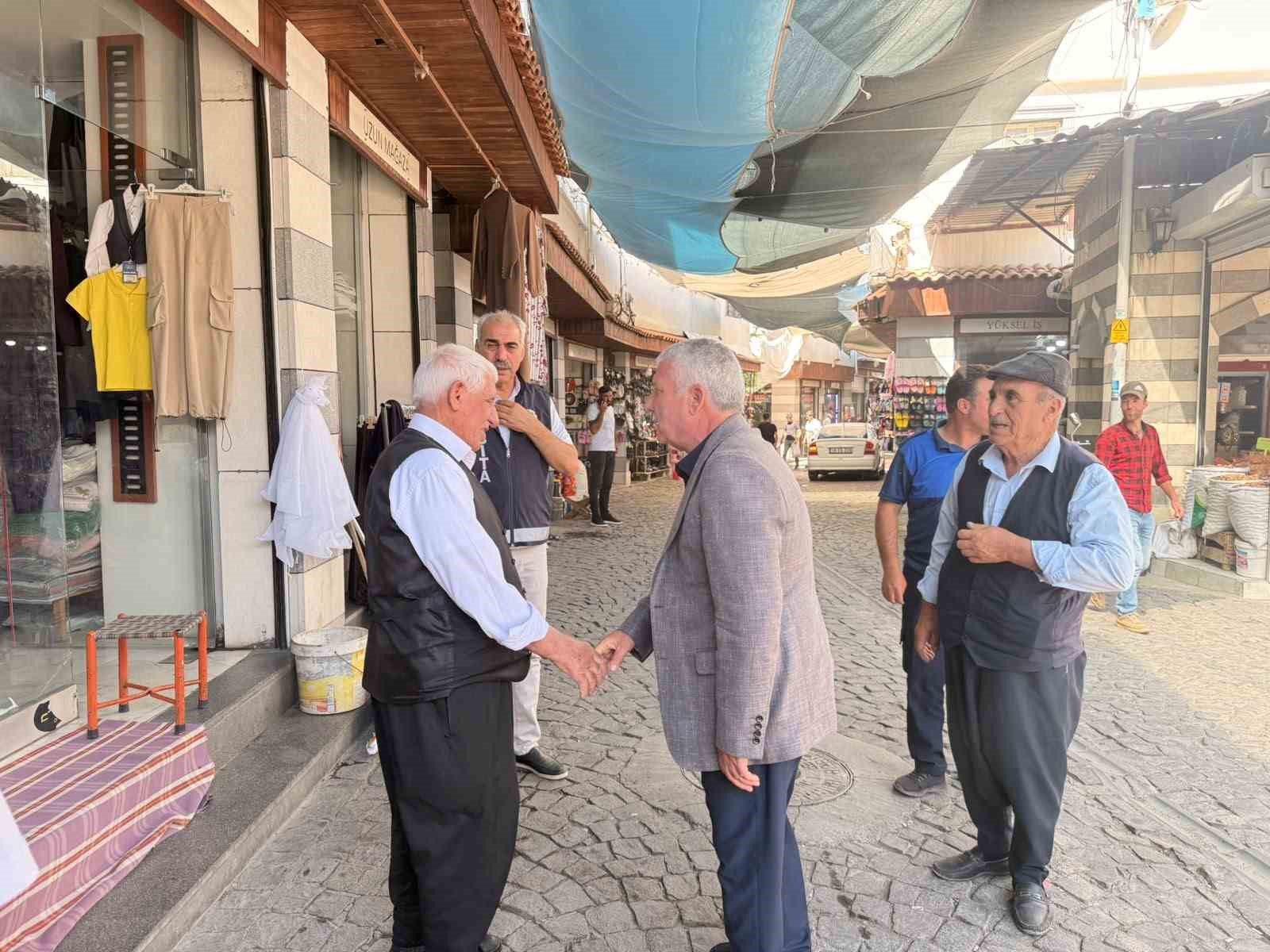 Başkan Karamehmetoğlu vatandaşlarla bir araya geldi