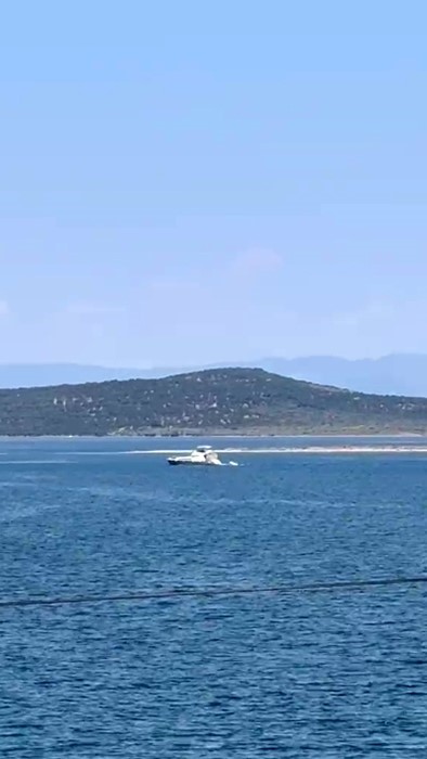 Ayvalık’ta denizde kaybolan genç için arama kurtarma çalışmaları sürüyor