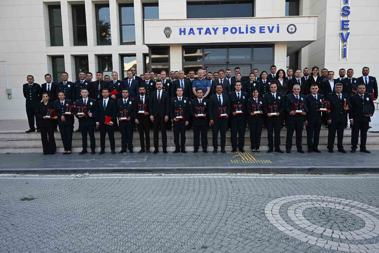 Hatay’da emniyet personeline rütbe takdim töreni düzenlendi