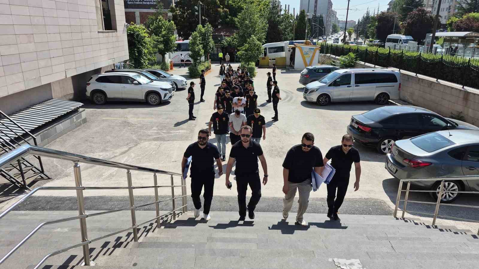 Eskişehir merkezli 4 ilde dolandırıcılık operasyonu: 12 gözaltı