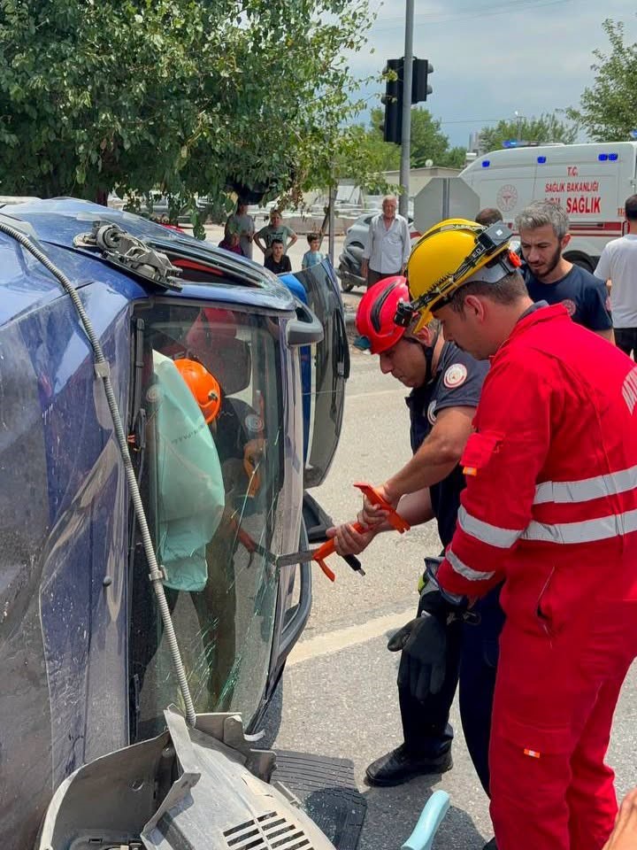 Dörtyol’da takla atan otomobilin sürücüsü yaralandı
