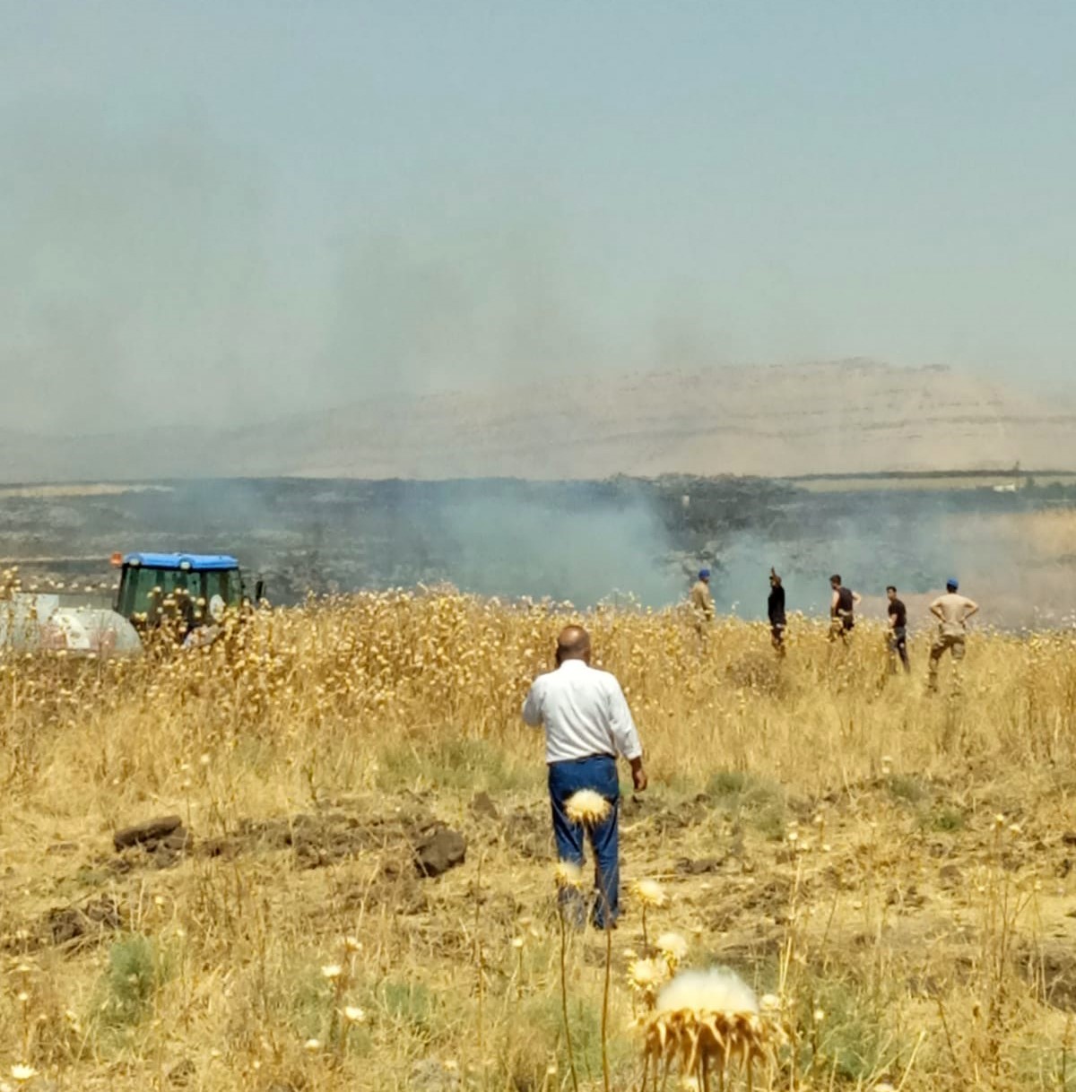 Mardin’de anız yangınına havadan ve karadan müdahale ediliyor
