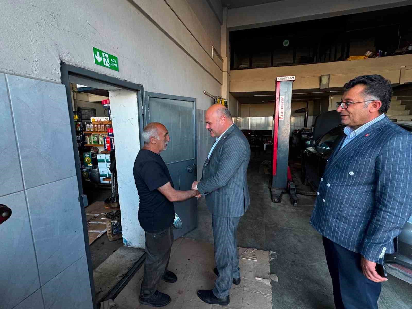Kars’ta AK Parti Teşkilatından Sanayi Sitesi esnafına ziyaret