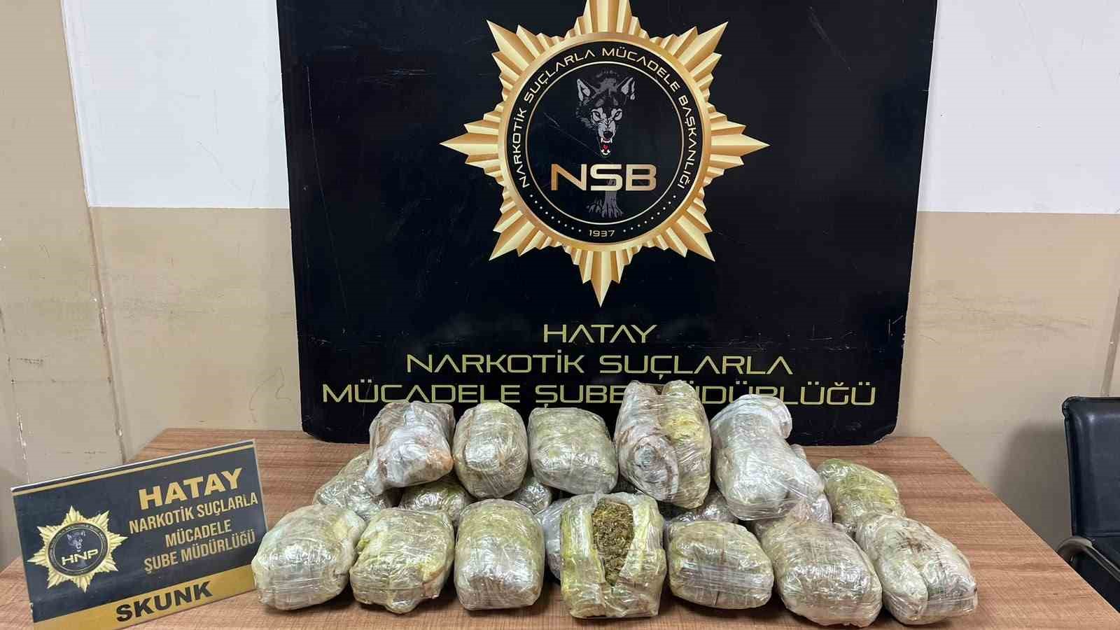 Hatay’da 8 kilo 900 gram esrar yakalandı: 4 tutuklama