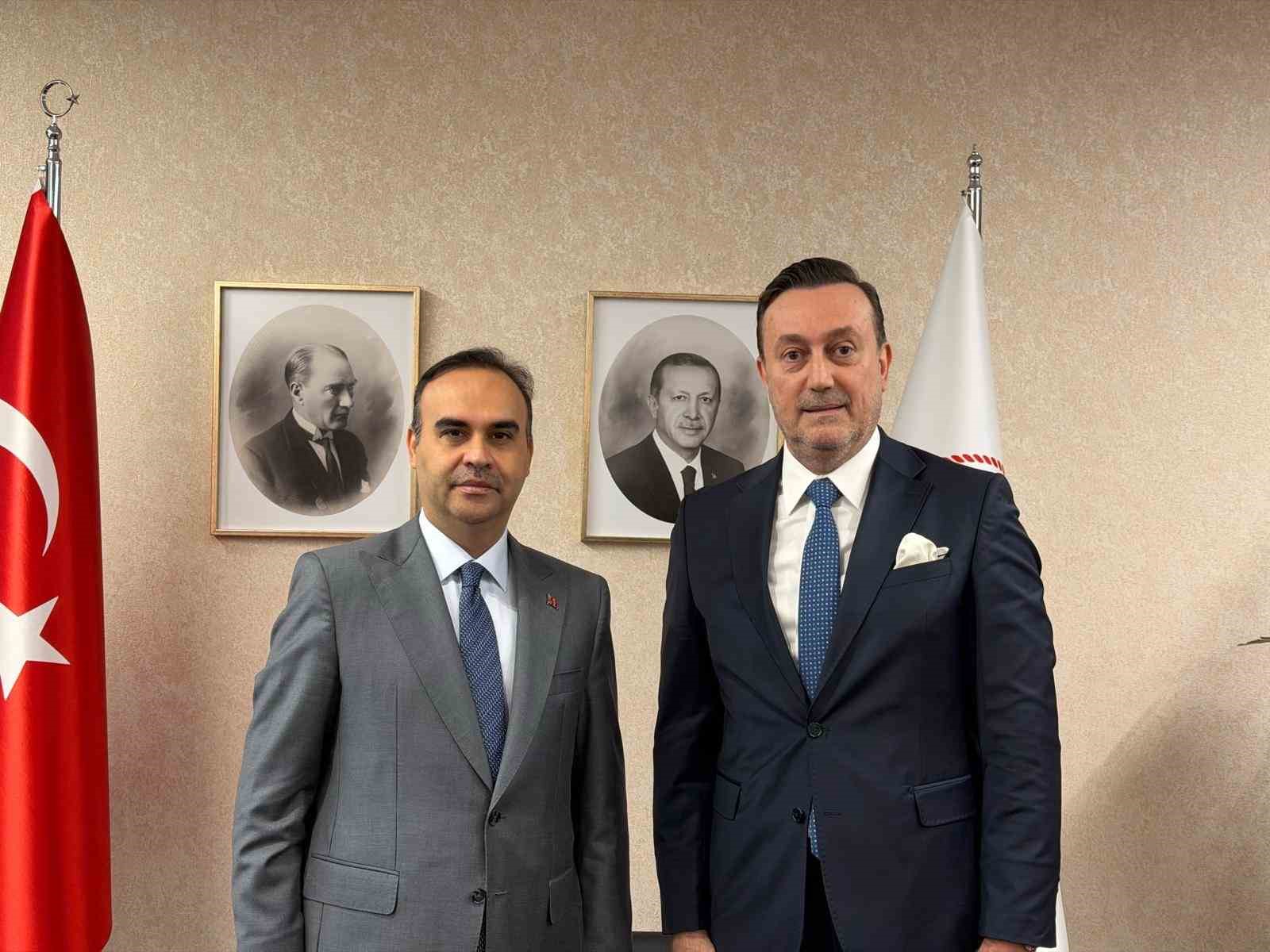 Muradiye OSB Başkanı Kıvırcık’tan Bakan Kacır’a ziyaret: Yeşil dönüşüm başlıyor