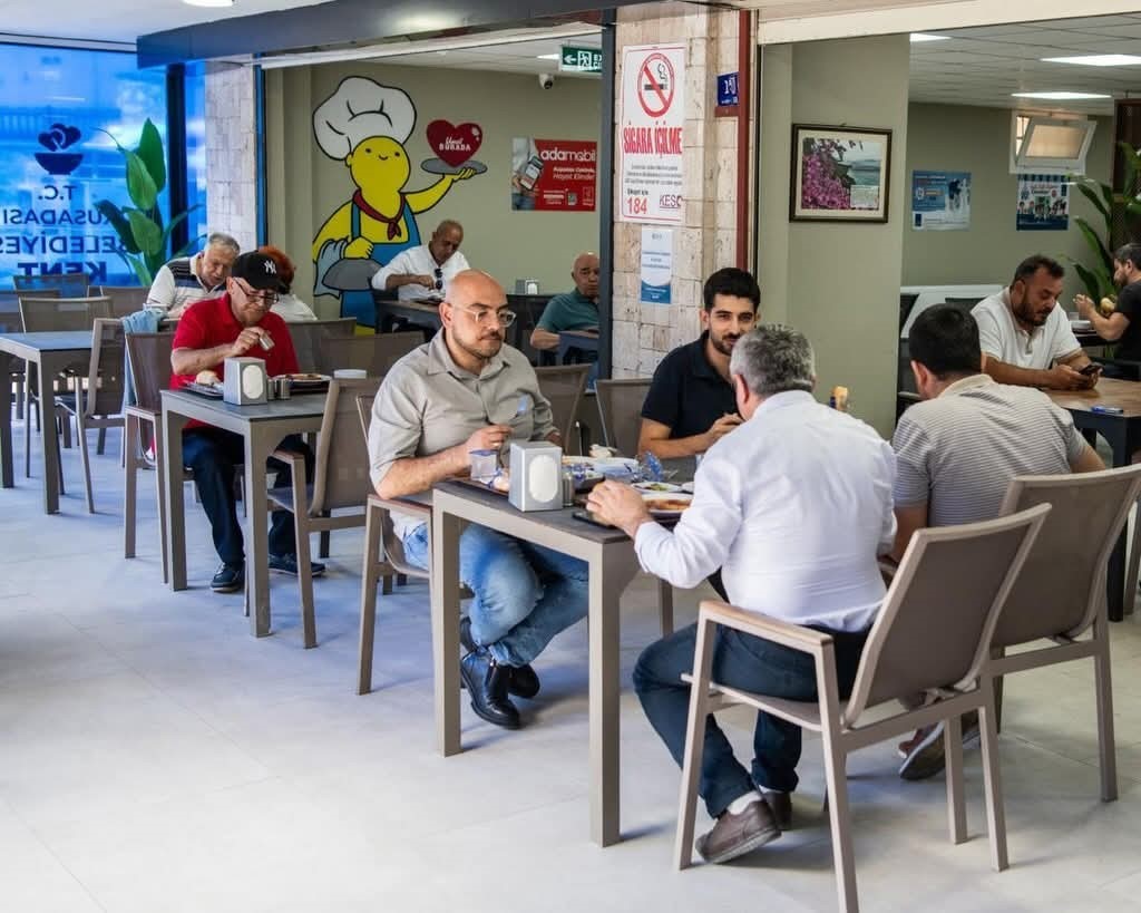 Kuşadası Kent Lokantası’nda 2 ayda 8 bin 852 kişiye yemek hizmeti