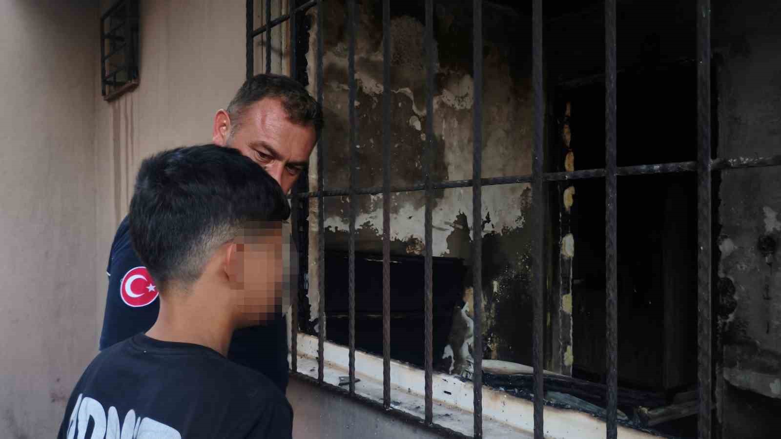 Antalya’da 13 yaşındaki çocuk çakmakla oynarken evi yaktı