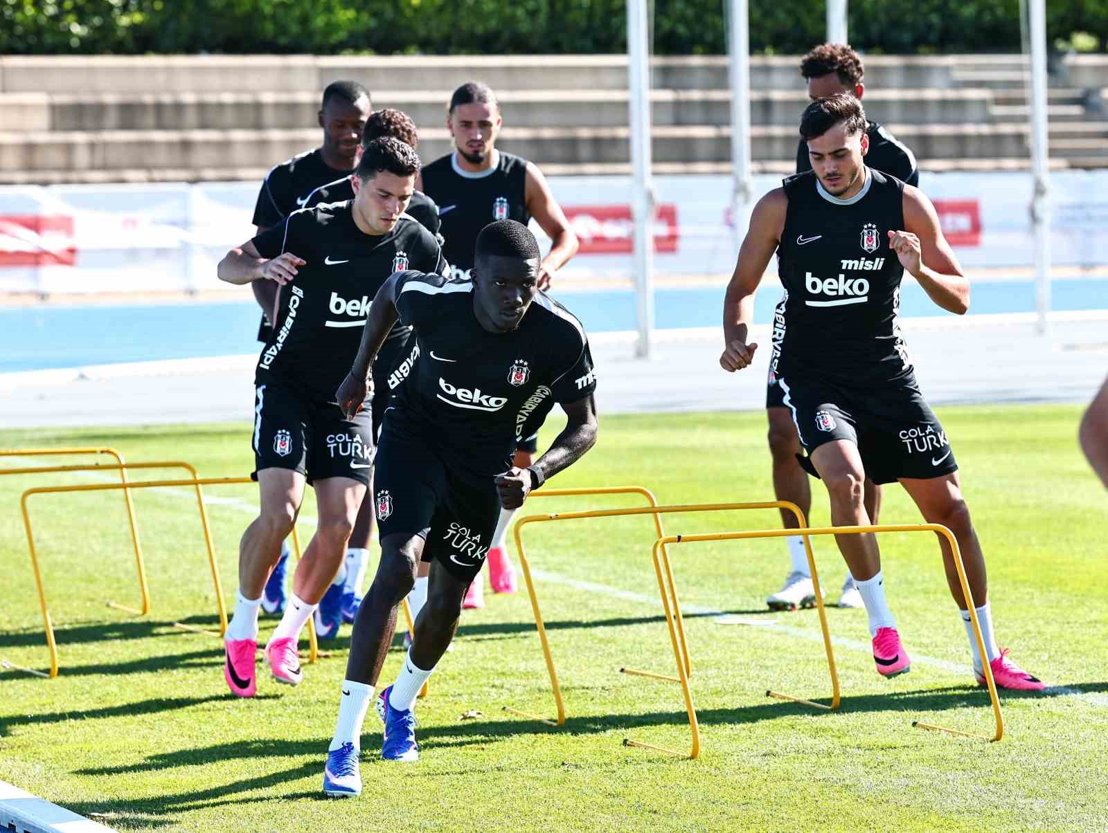 Kassoum Ouattara, Beşiktaş formasıyla ilk antrenmanına çıktı