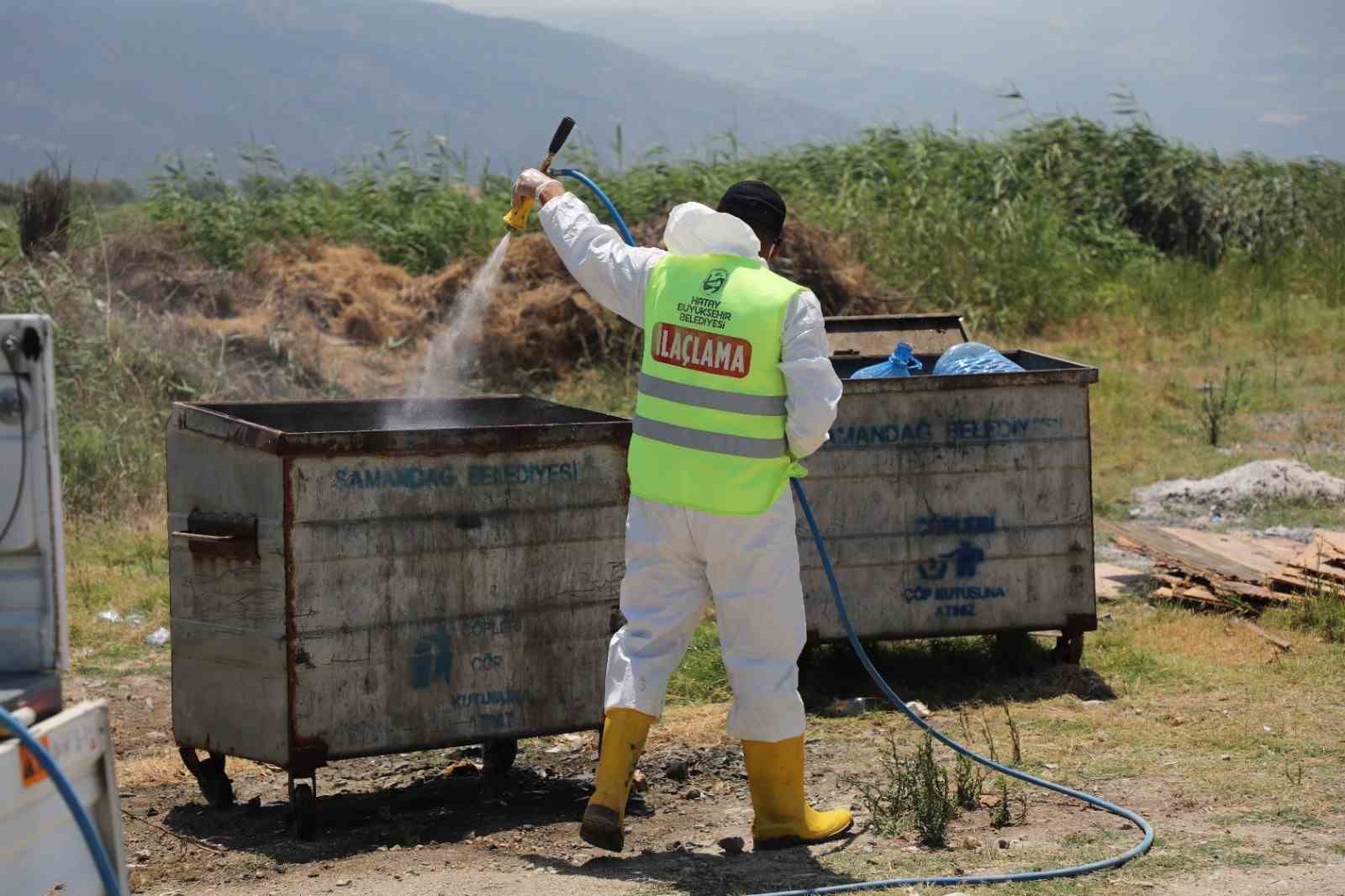Hatay Büyükşehir Belediyesi il genelinde ilaçlama çalışmalarına aralıksız devam ediyor