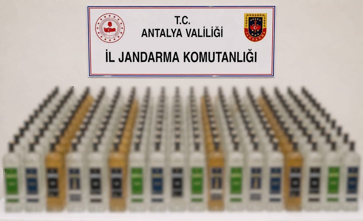 Alanya ve Manavgat’ta kaçak içki operasyonu: 208 litre ele geçirildi