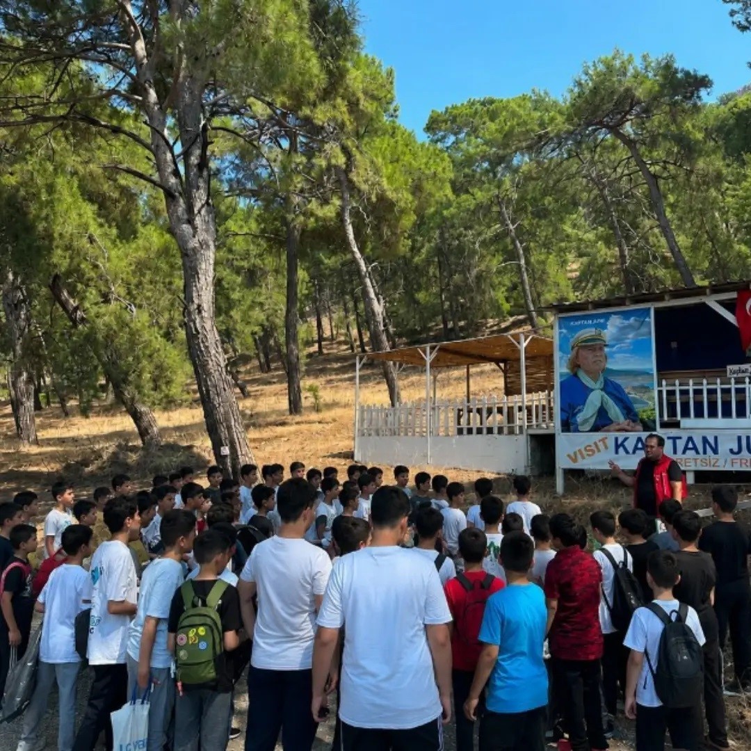 Doğayı koruyor, geleceğe umut oluyorlar gençler Dalyan’ı atıklardan temizledi