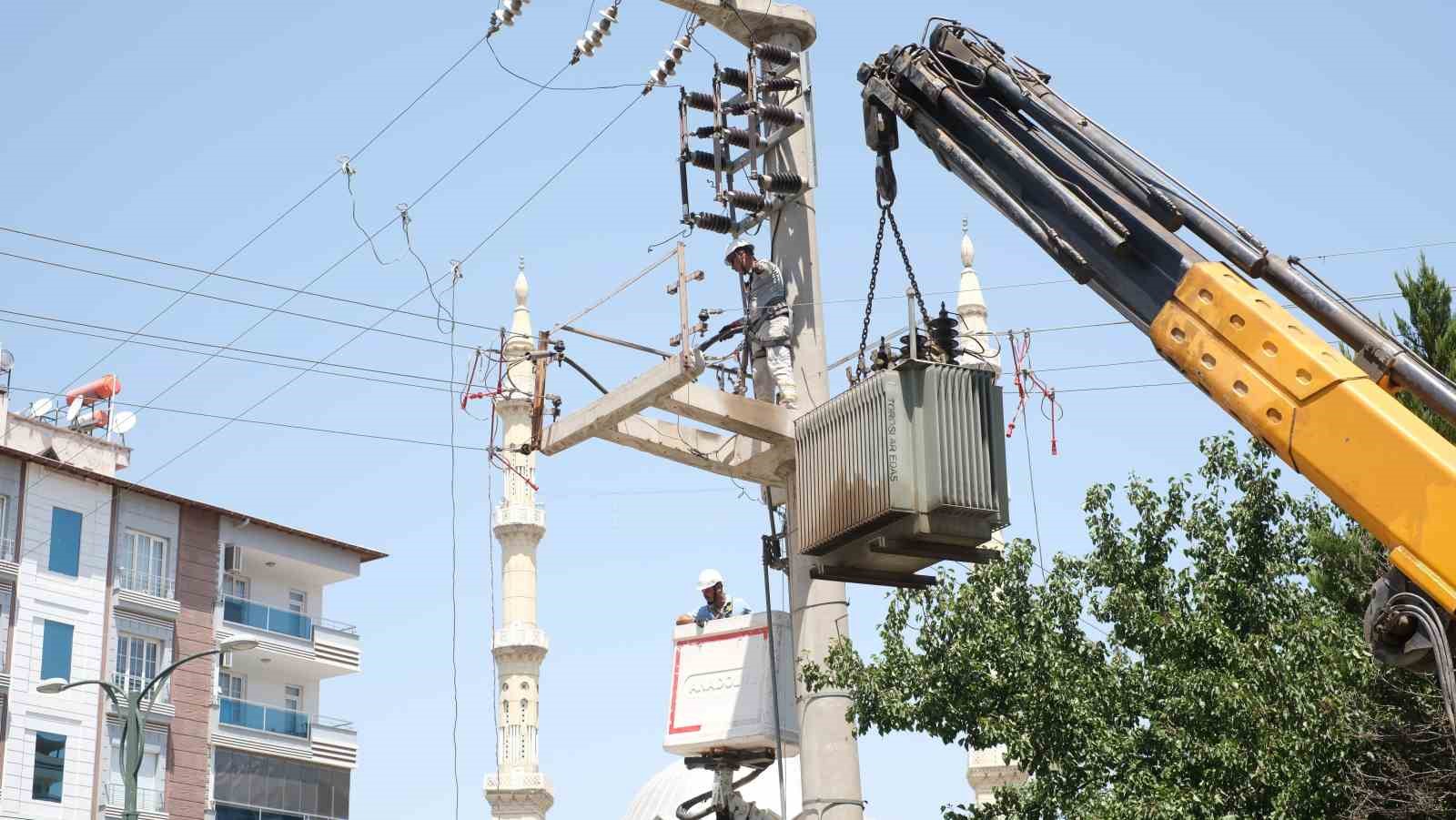 Toroslar EDAŞ, Gaziantep’te rekor sıcaklara karşı şebekeyi güçlendiriyor