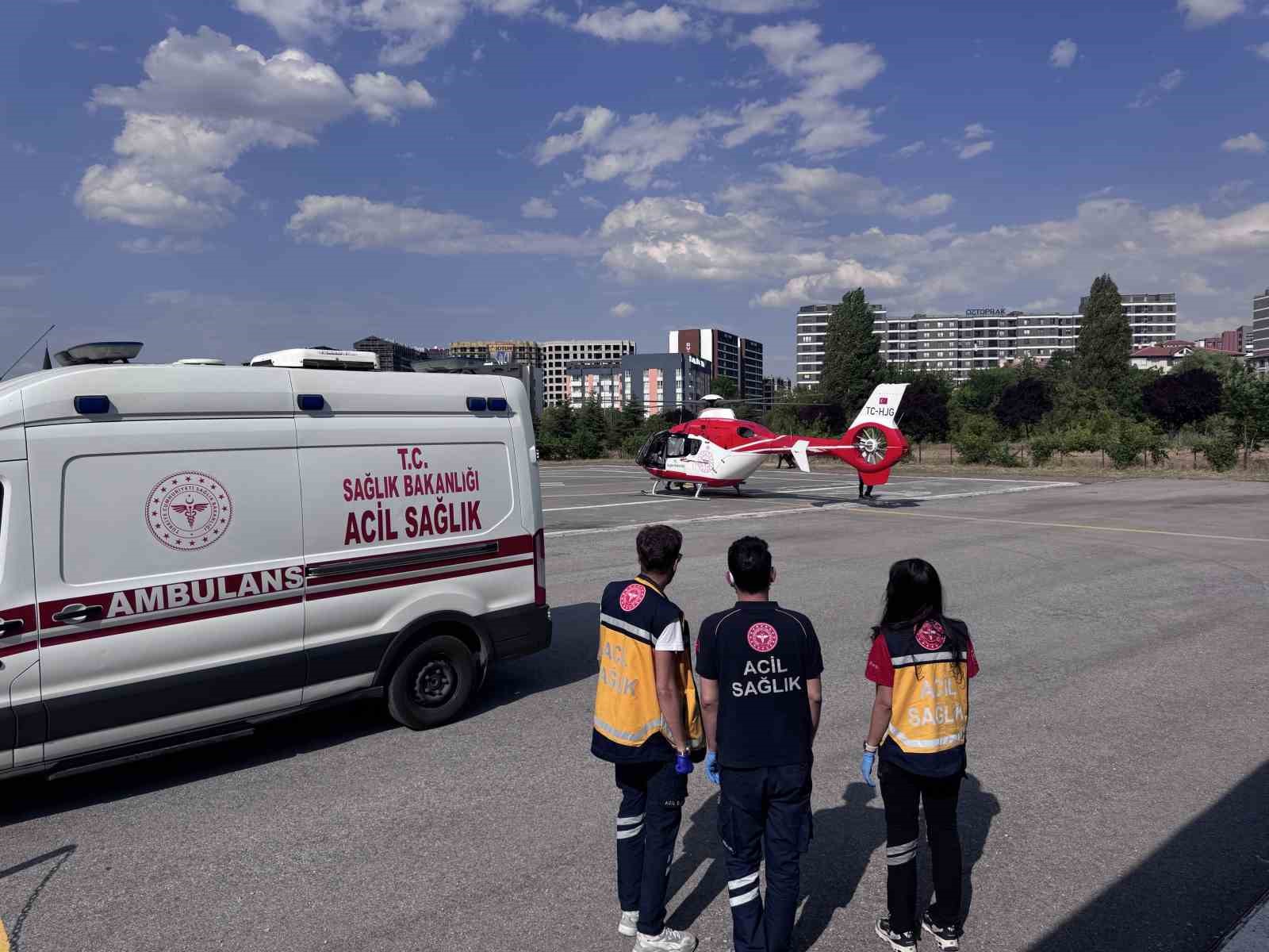 Ambulans helikopter beyin kanaması geçiren hasta için havalandı