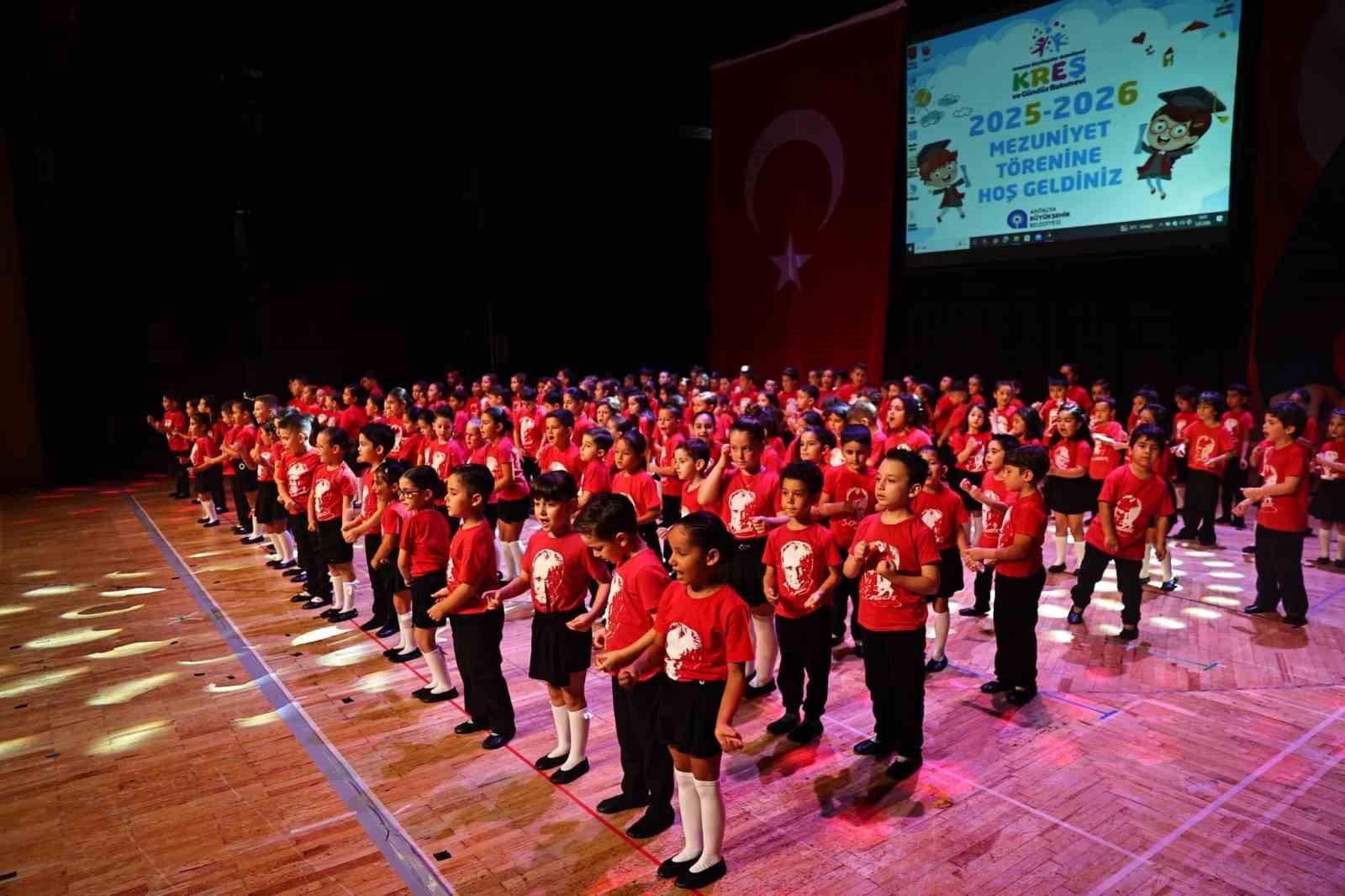 Büyükşehir kreşlerinde mezuniyet coşkusu