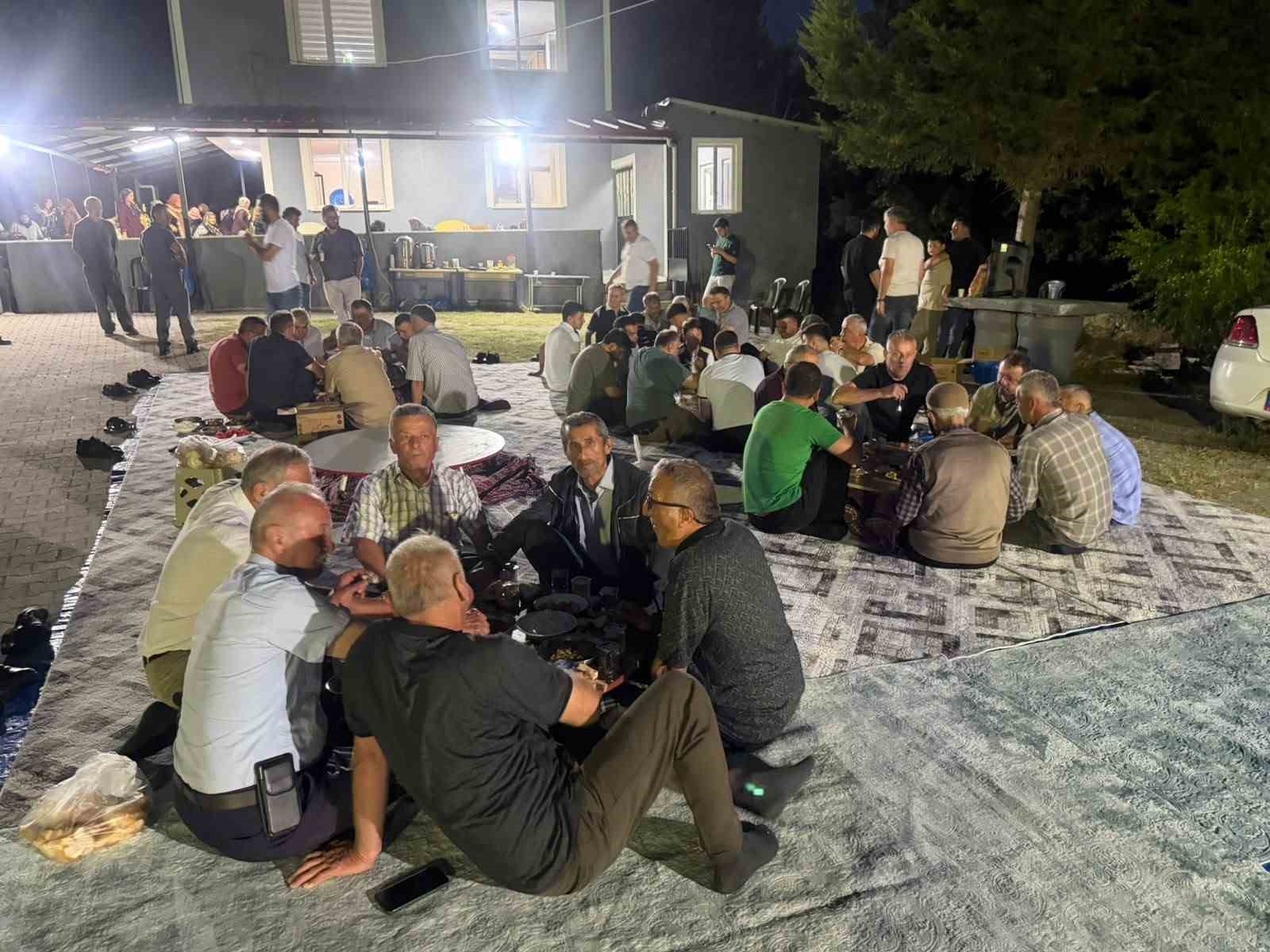 Yenidoğanlar Köyü’nde geleneksel aşure programı birlik ve beraberlik içinde gerçekleştirildi