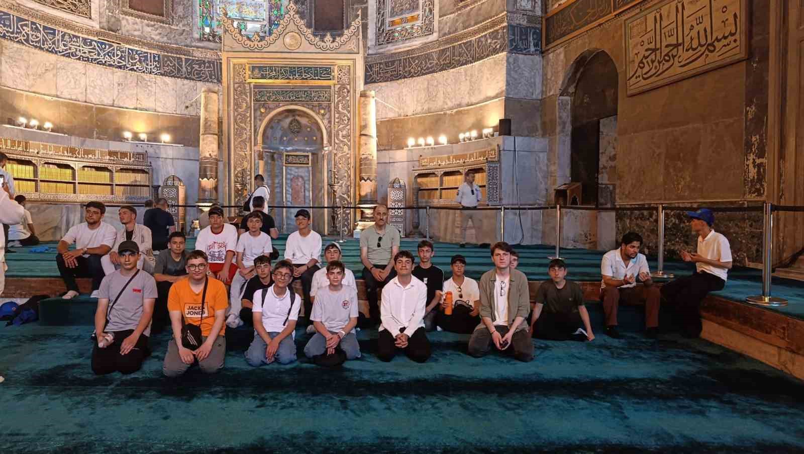 Şehitler Ortaokulu öğrencileri 4 günlük tarih ve kültür gezisini tamamladı