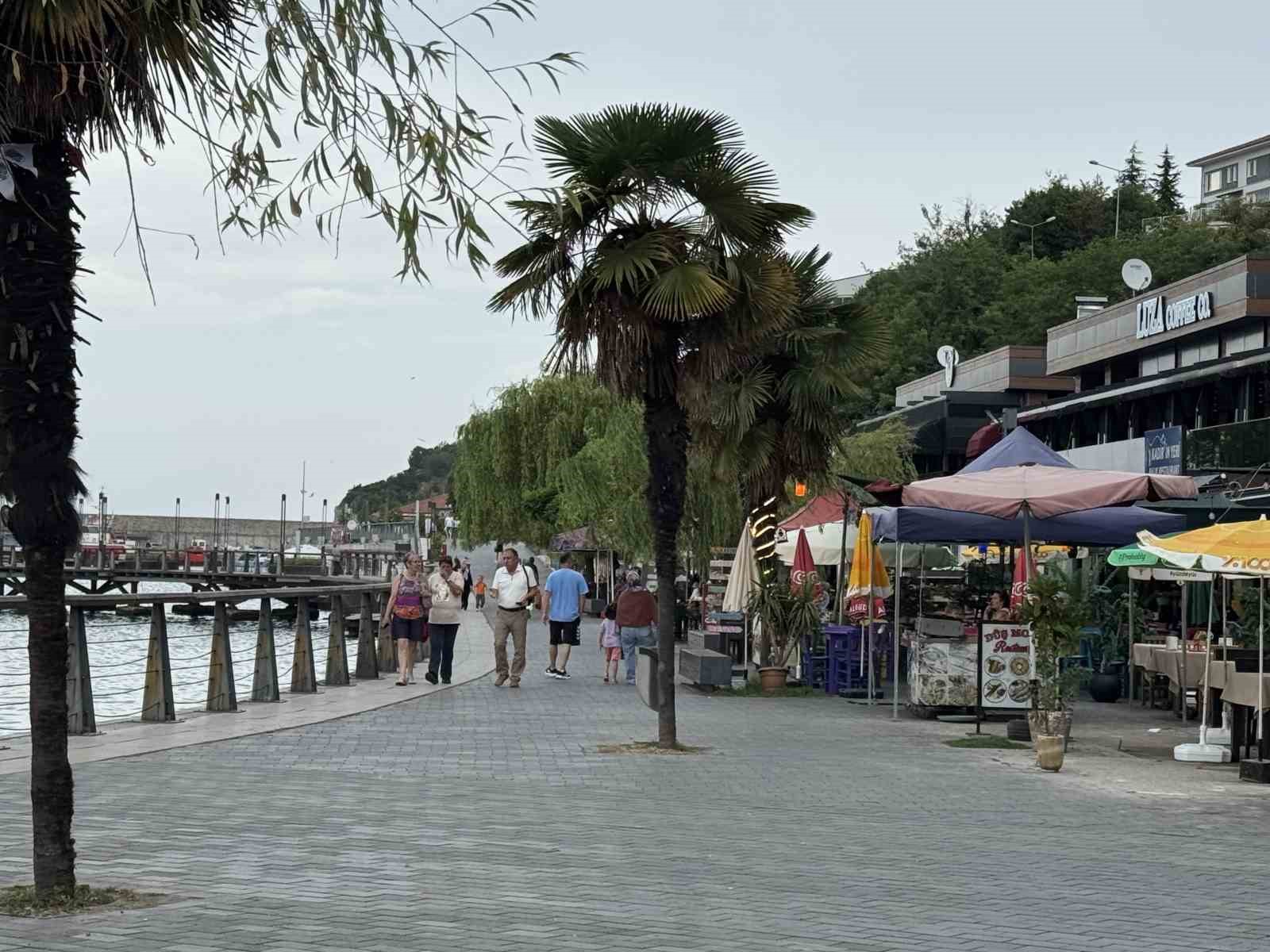 Sıcak havayı gören sahile koştu