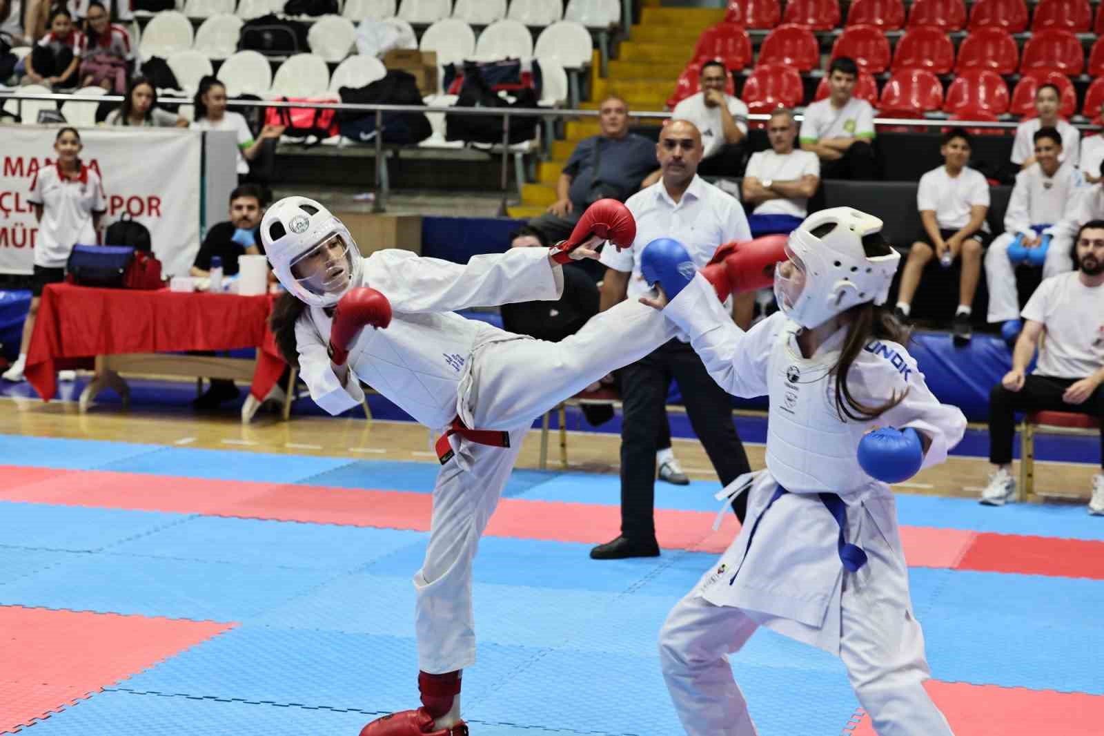 ANALİG’de karate heyecanı Manisa’da başladı