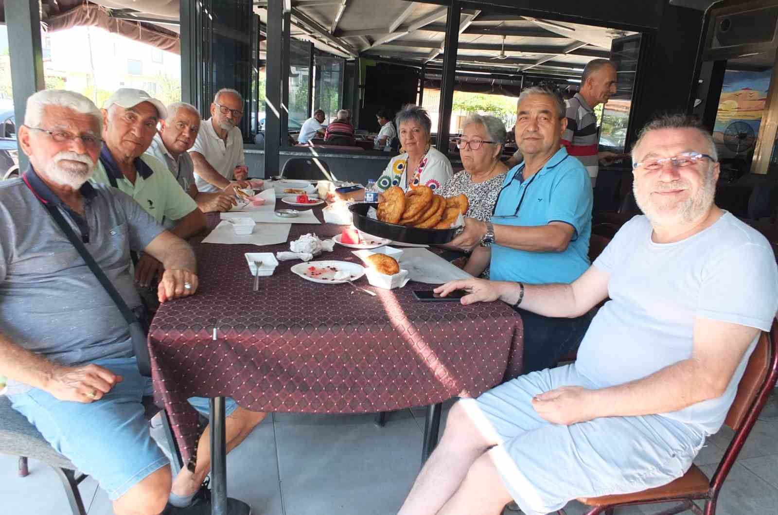 Burhaniye’de Gazeteci Şenol Torlak için lokma hayrı düzenlendi