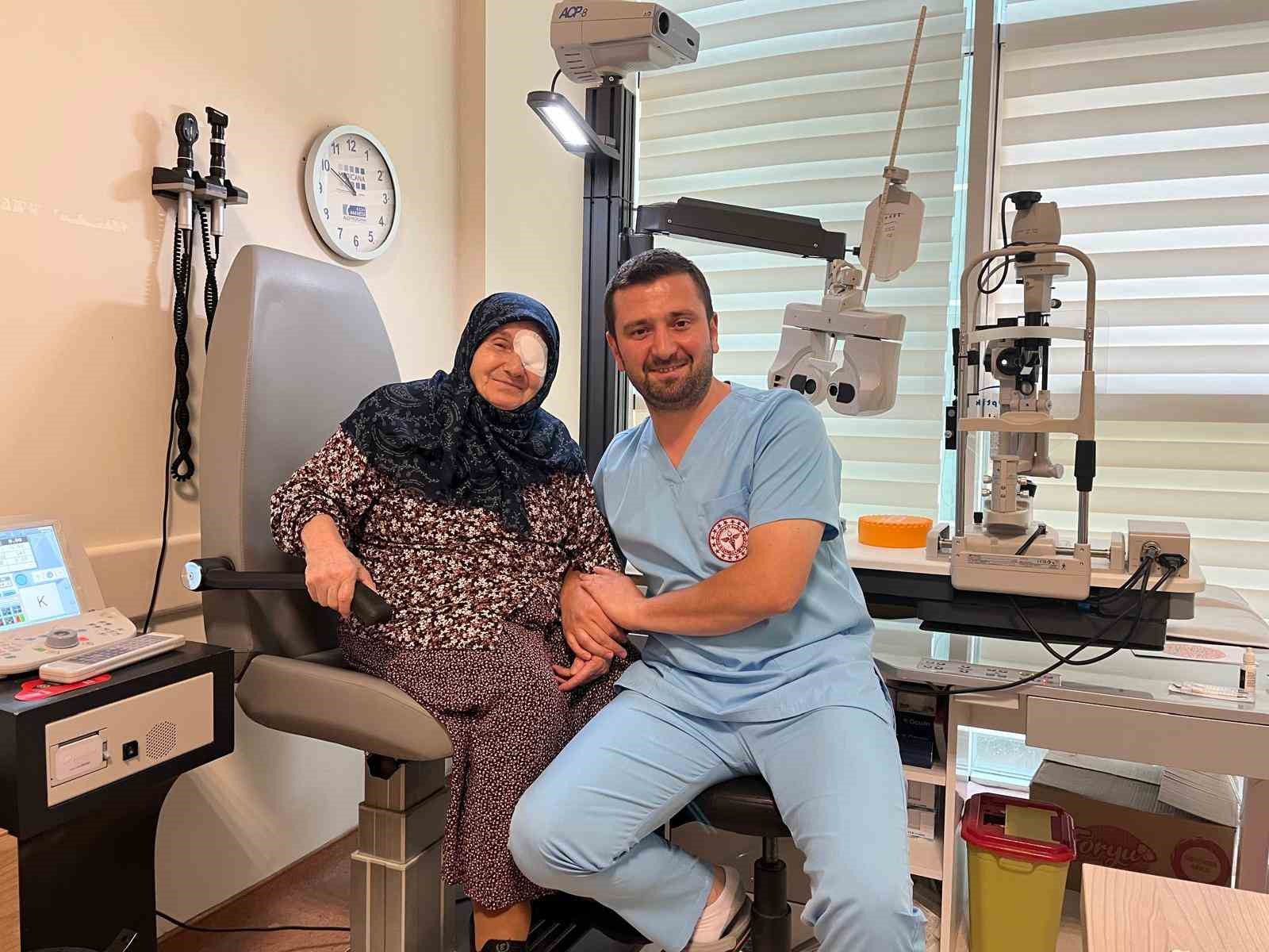 Gözlerine ışığı bu kez doktor torunu verdi