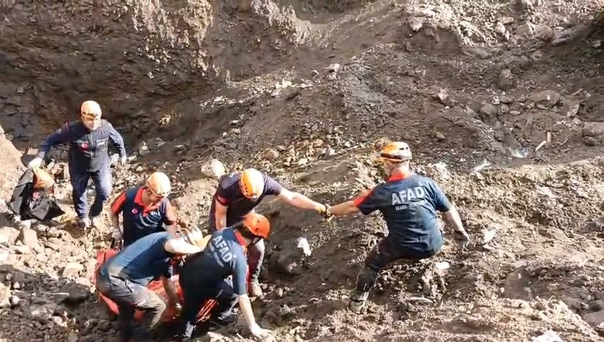 Eskişehir’deki define faciasında AFAD’ın zorlu operasyonu kamerada