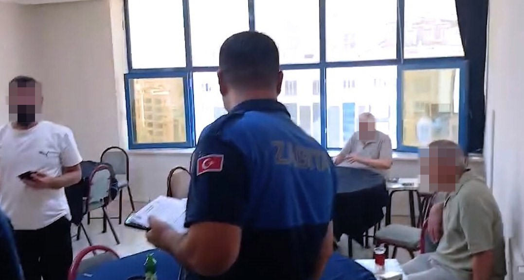 Kumar oynandığı tespit edilen ruhsatsız iş yeri mühürlendi