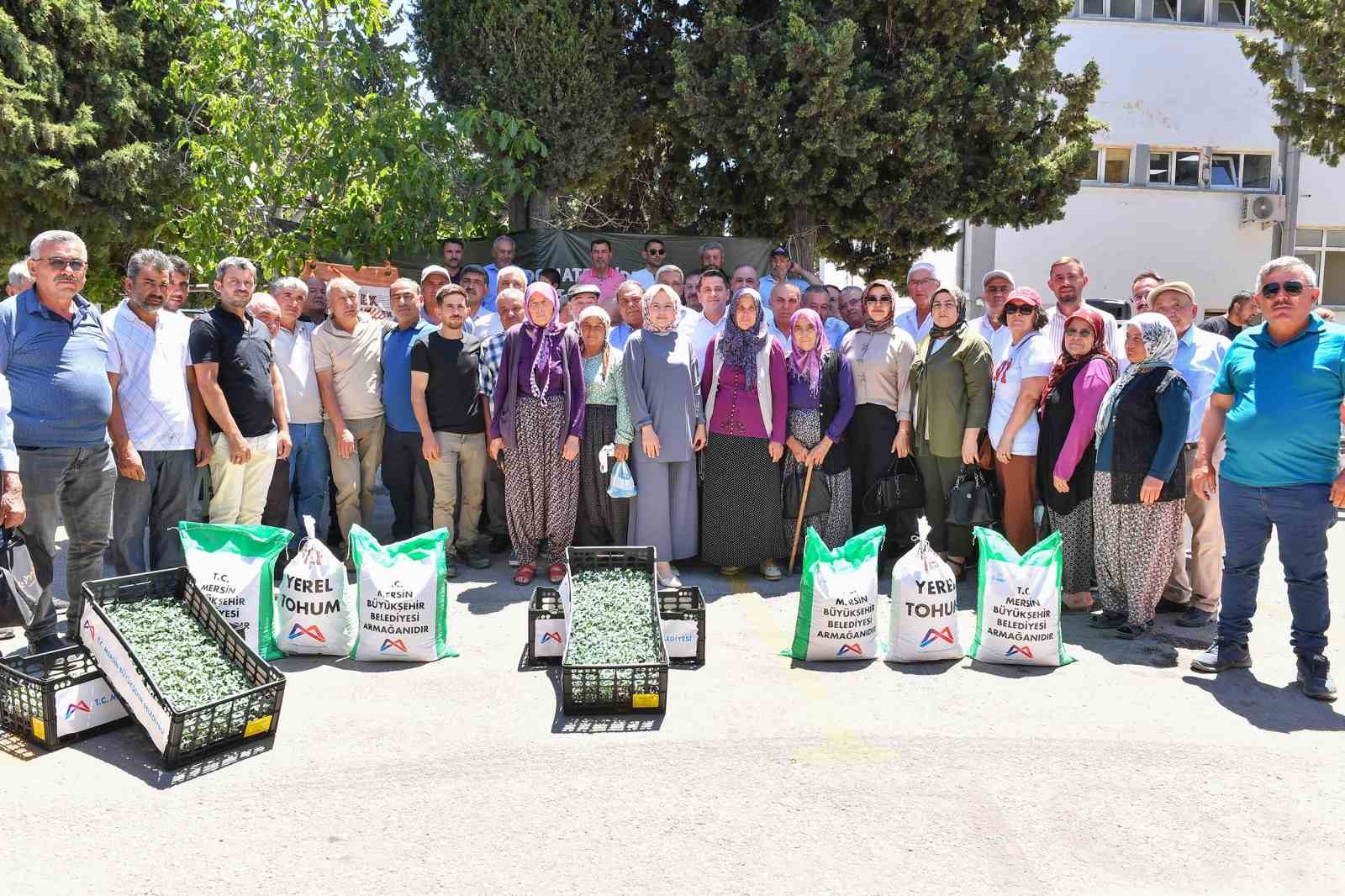 Gülnarlı üreticilere fide, ekipman ve sulama desteği