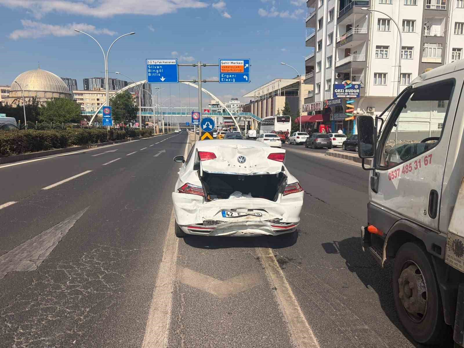 Diyarbakır’da trafik kazası: 7 aylık hamile sürücü şoka girdi