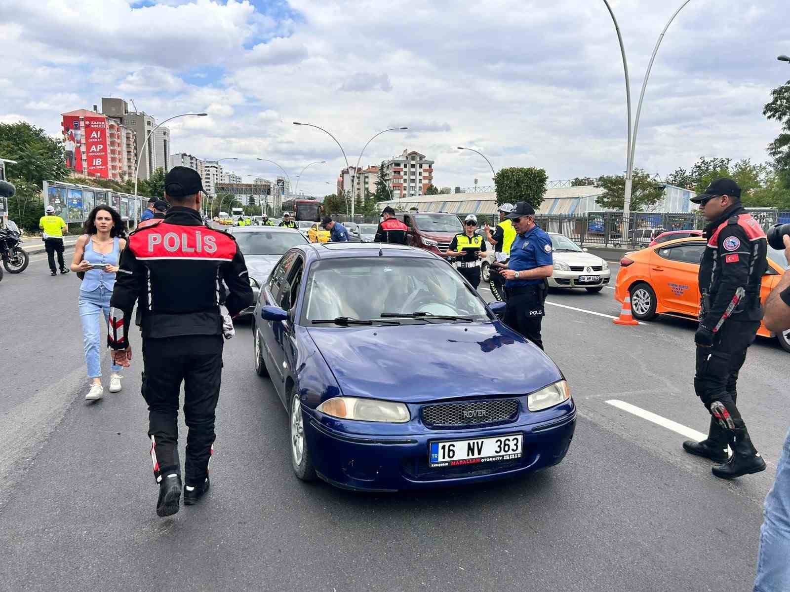 Ankara’da NATO Zirvesi kapsamında asayiş ve trafik denetimi gerçekleştirildi