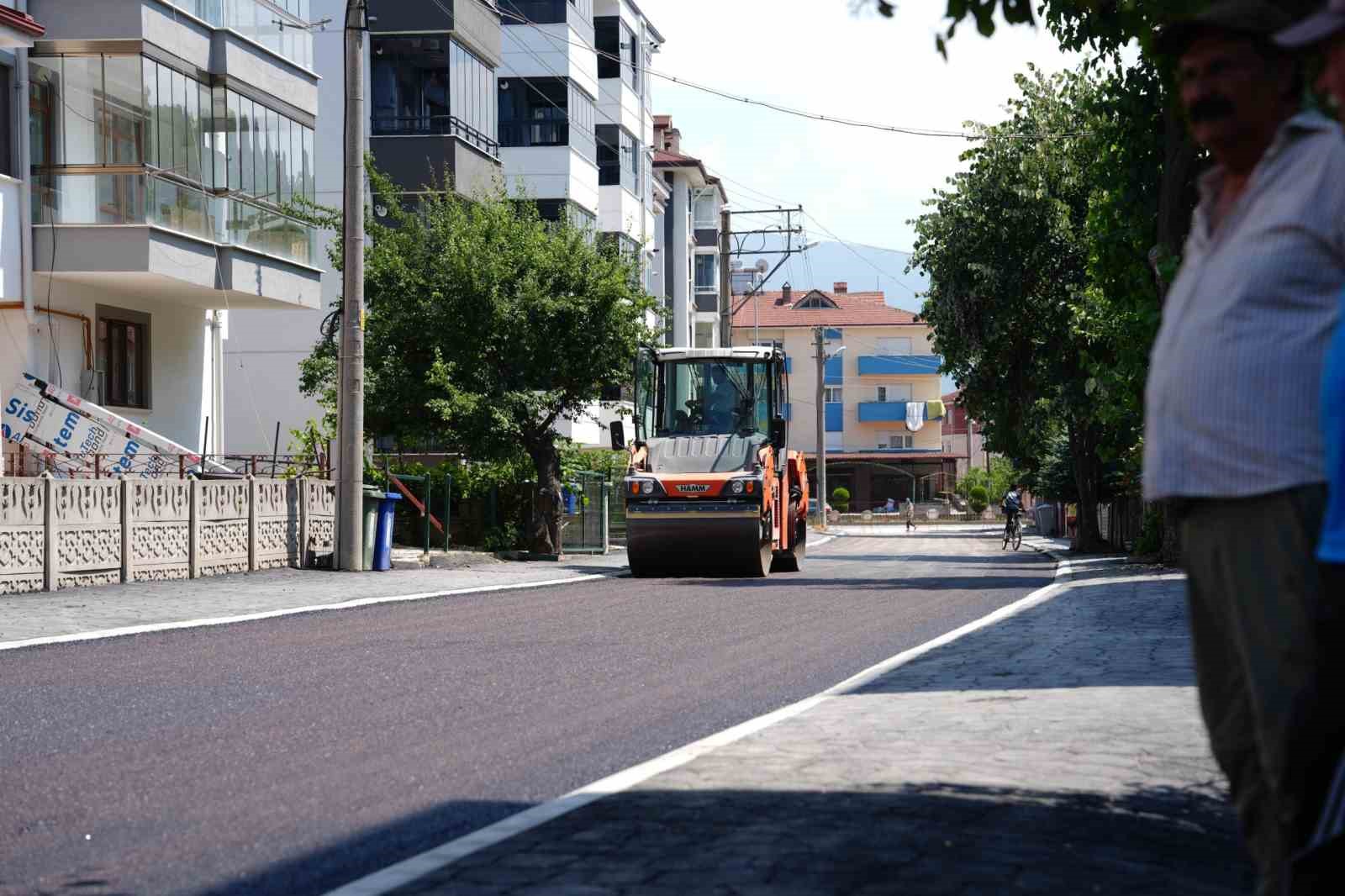 Bolu Belediyesi 2 sokakta üstyapı çalışmalarını tamamladı: Yollar trafiğe açıldı