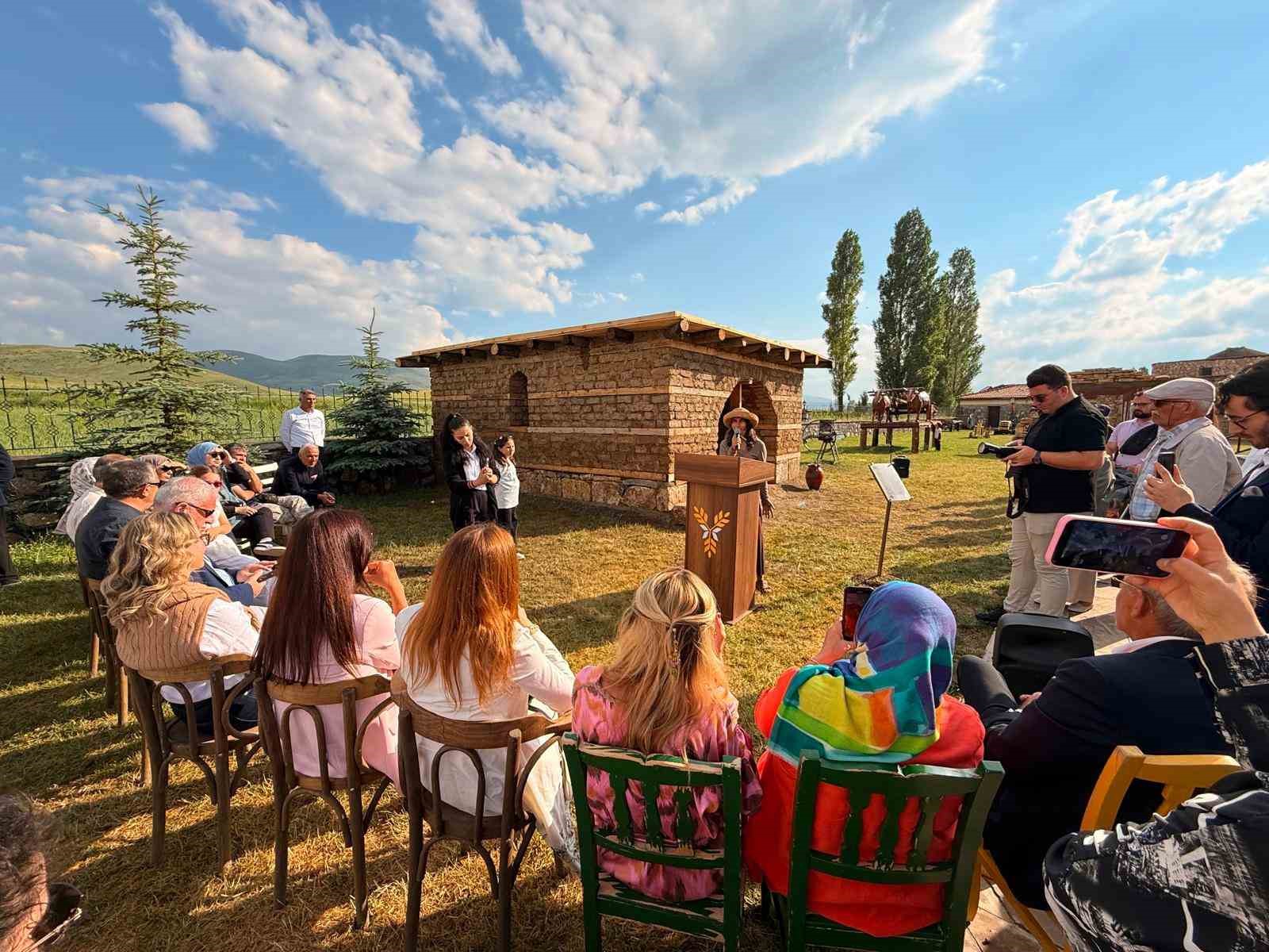 "Yeniden Galıf" projesi sanatseverlerle buluştu