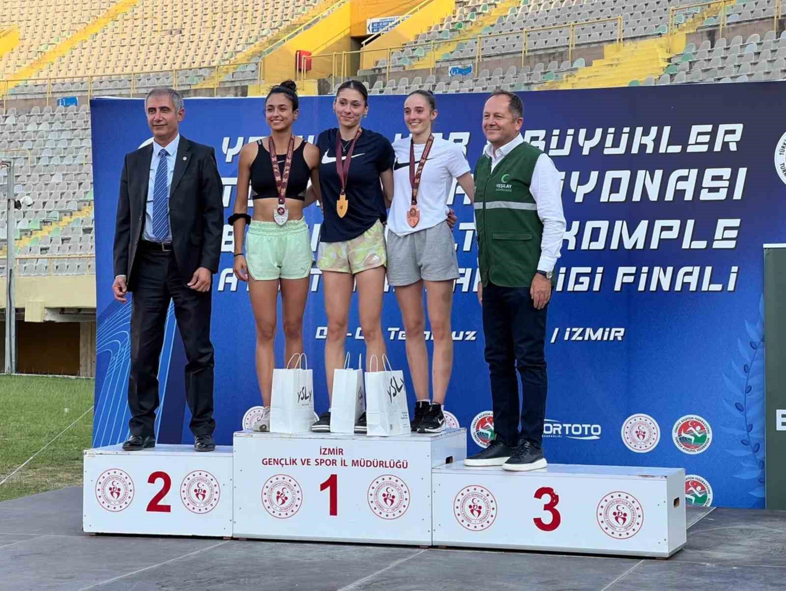 Eskişehirli atletler, İzmir’den kürsüyle döndü