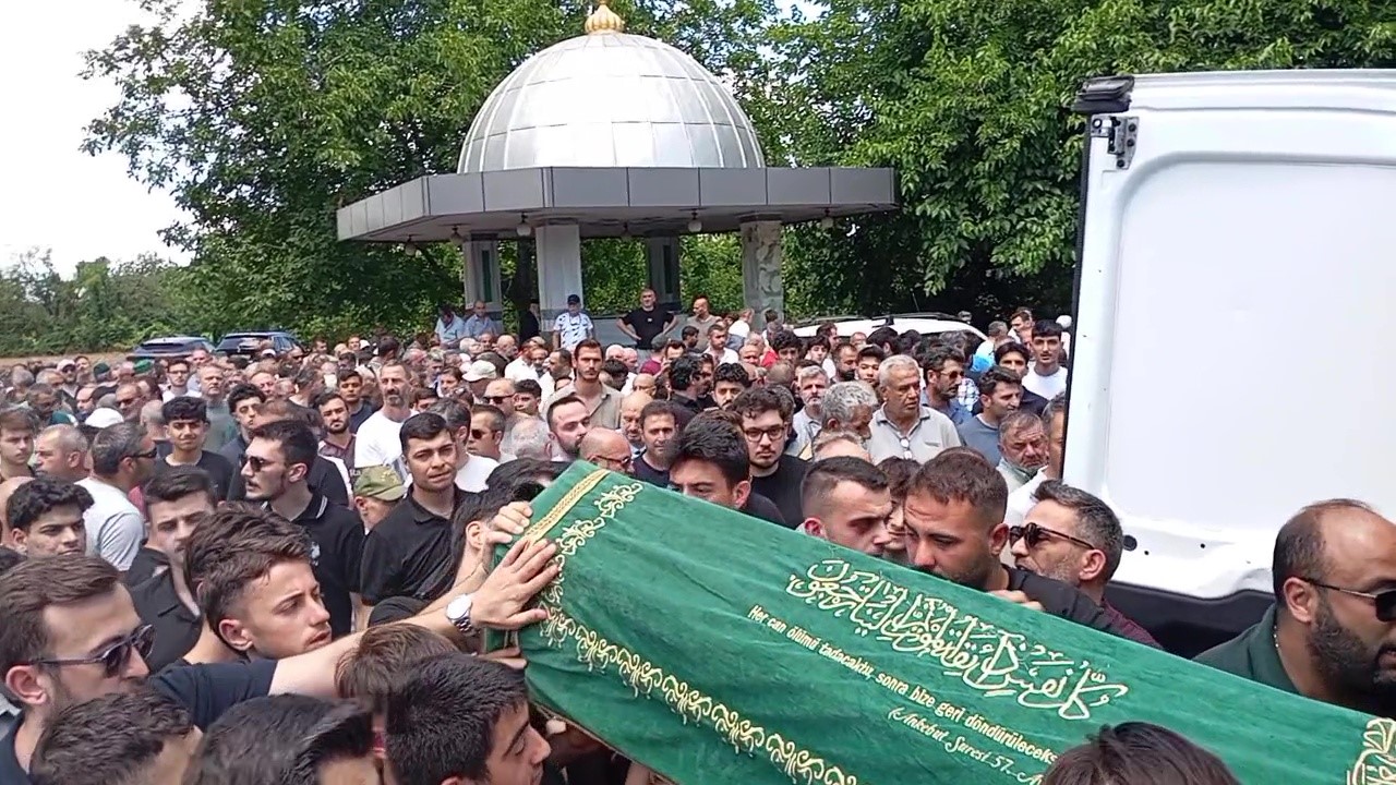 İznik Gölü’nde boğulan 21 yaşındaki İsmail İmamoğlu son yolculuğuna uğurlandı