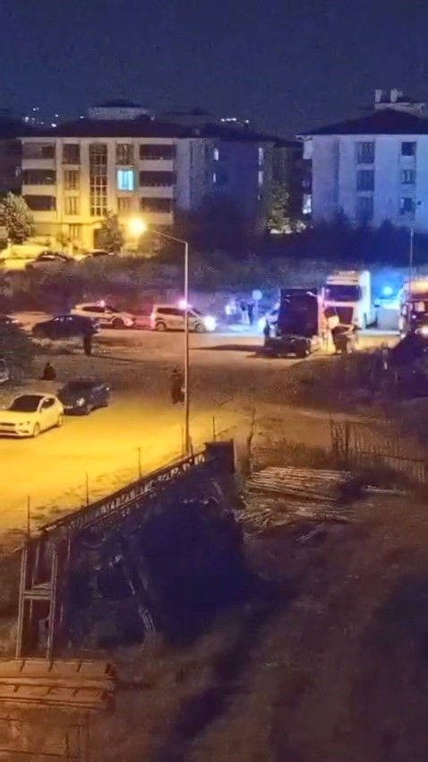 Düğün konvoyunda yolu kapatan tırlara 556 bin lira ceza yazıldı