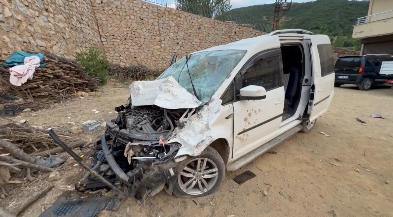 Hakkari’de trafik kazası: 3 yaralı