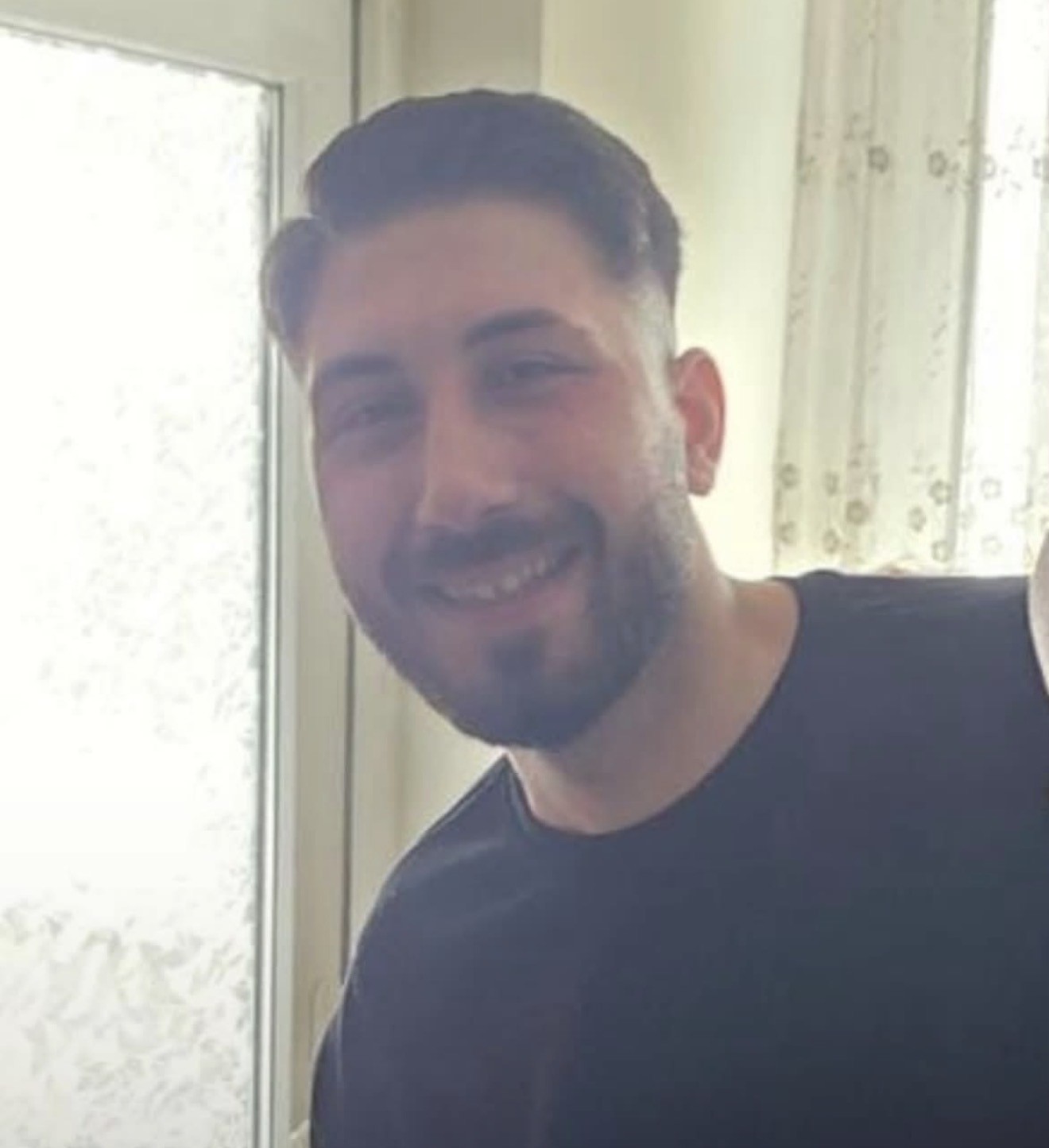 Motosiklet park halindeki otomobile çarptı: 1 ölü