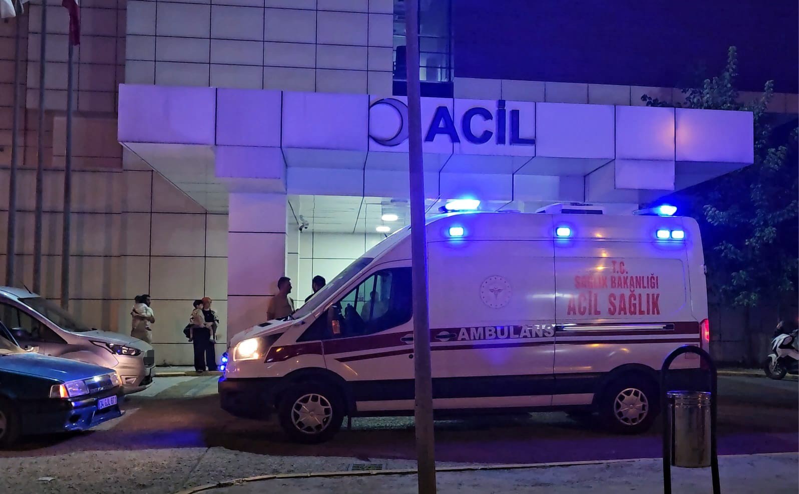 Havuza düşen 5 yaşındaki çocuk yaşam mücadelesi veriyor