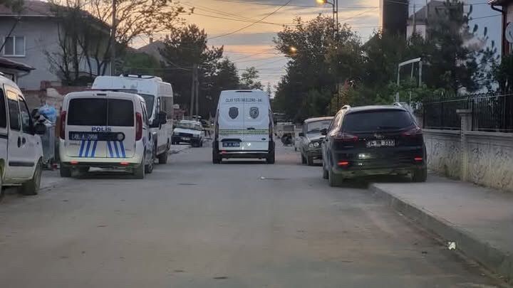 Çifteler’de komşuların park kavgası kanlı bitti: 1’i ağır 2 yaralı