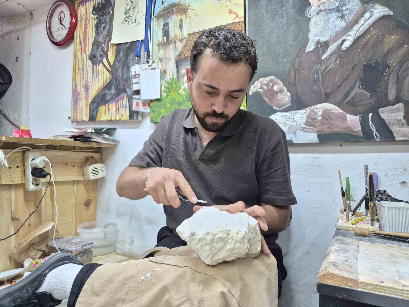Genç lületaşı sanatçısından Kültür ve Turizm Bakanlığı’na çağrı
