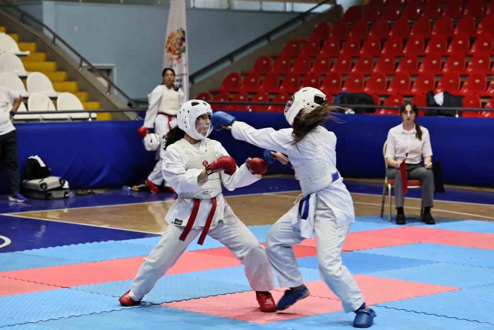 Manisa’da düzenlenen ANALİG Karate Müsabakaları tamamlandı