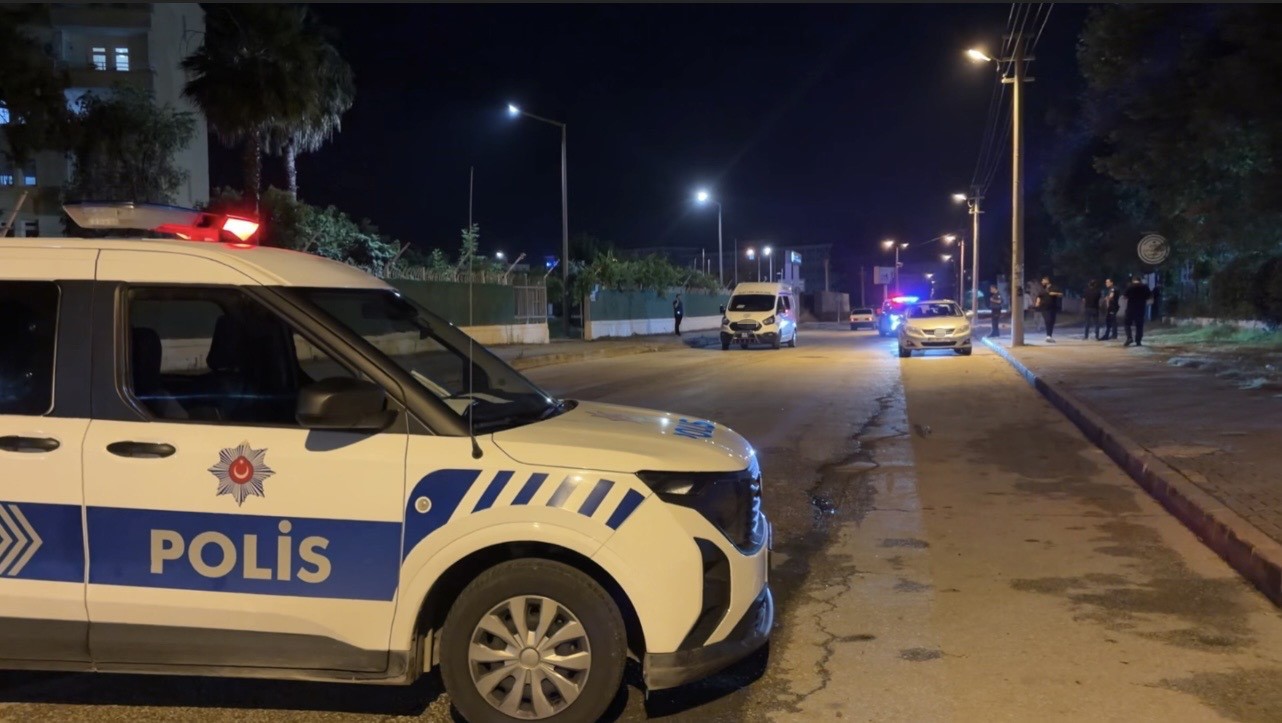 Düğün salonu önünde çıkan silahlı kavganın görüntüleri ortaya çıktı