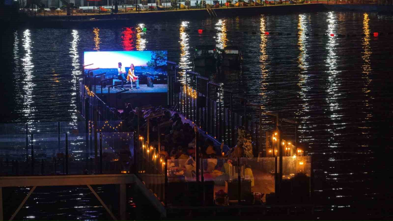Tuzla Mekan İskele’de yıldızların altında sinema keyfi