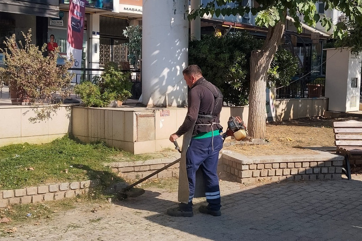 Efeler Belediyesi’nden yeşil alanlarda çalışma