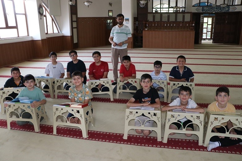 Erzincan’da yaz Kur’an kursları başladı, camiler çocuk sesleriyle şenlendi