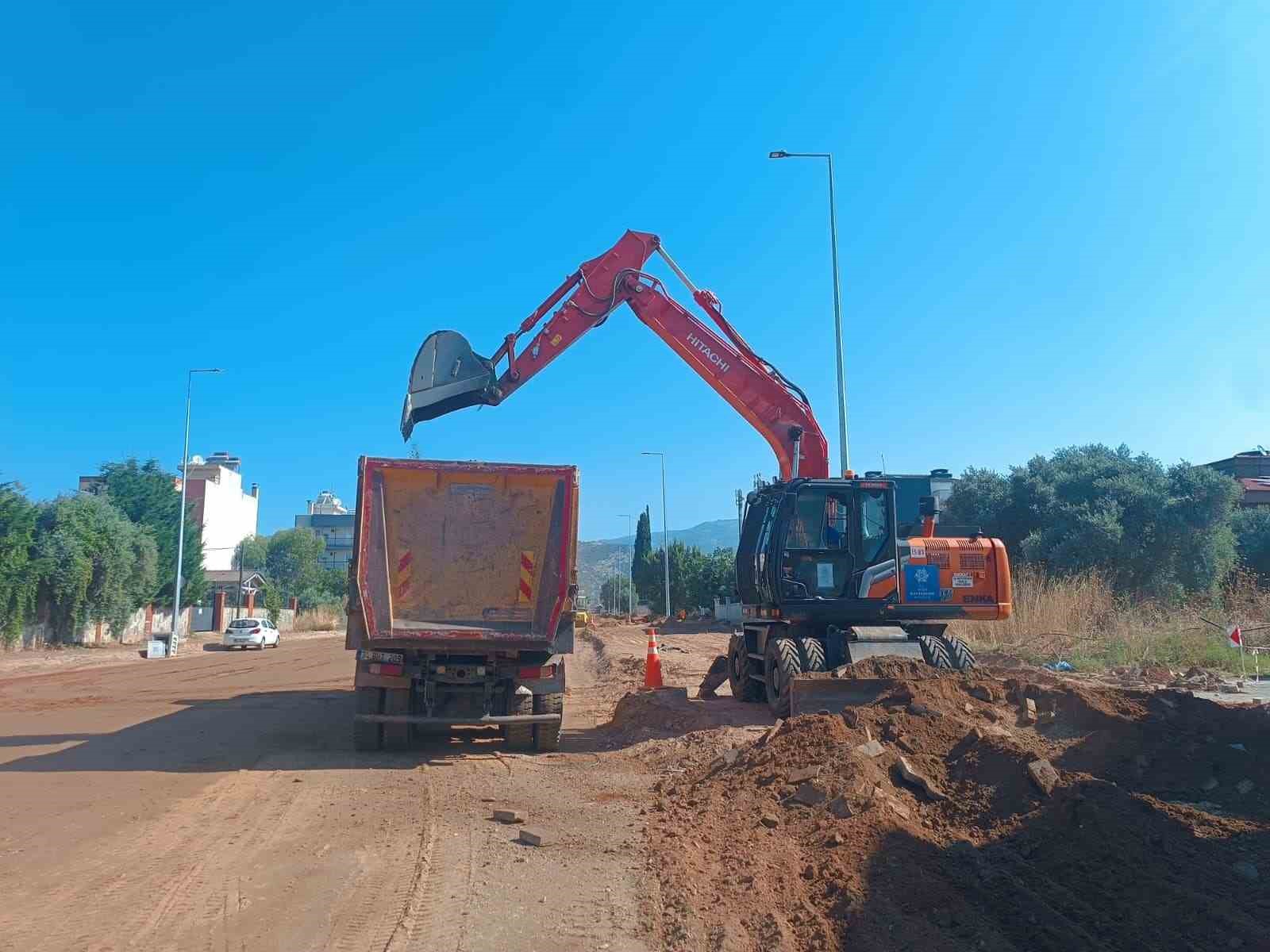 Aydın Büyükşehir’in yol çalışmaları devam ediyor